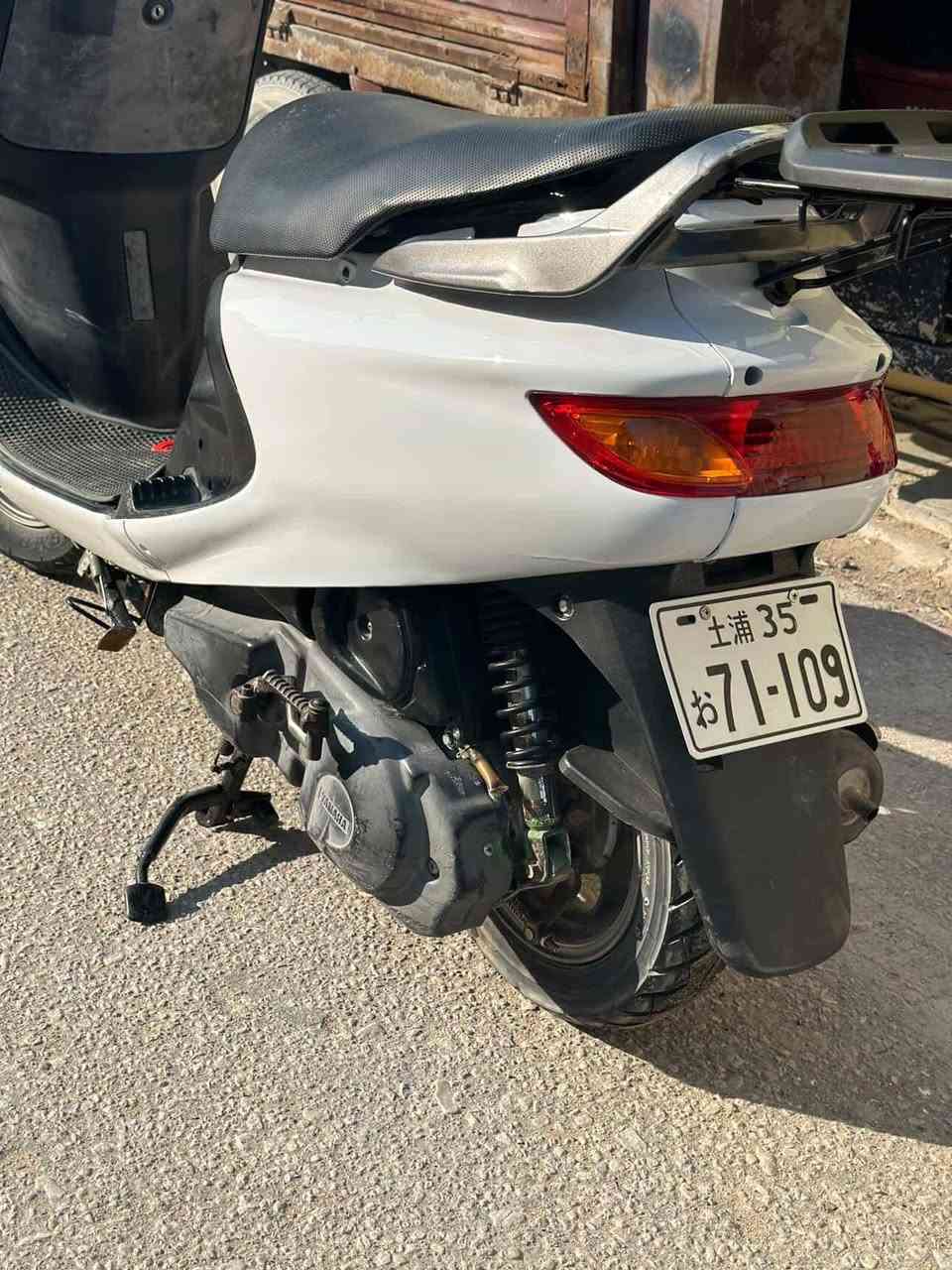 السلام عليكم دراجة فراشة مال حاوية مكفولة كفالة عامة من طول لطول كلشي بية شغال اي نقص مابية محرك مامفتوح السعر 500 وبية مجال لشراي يتصل مكاني نجف ***********
