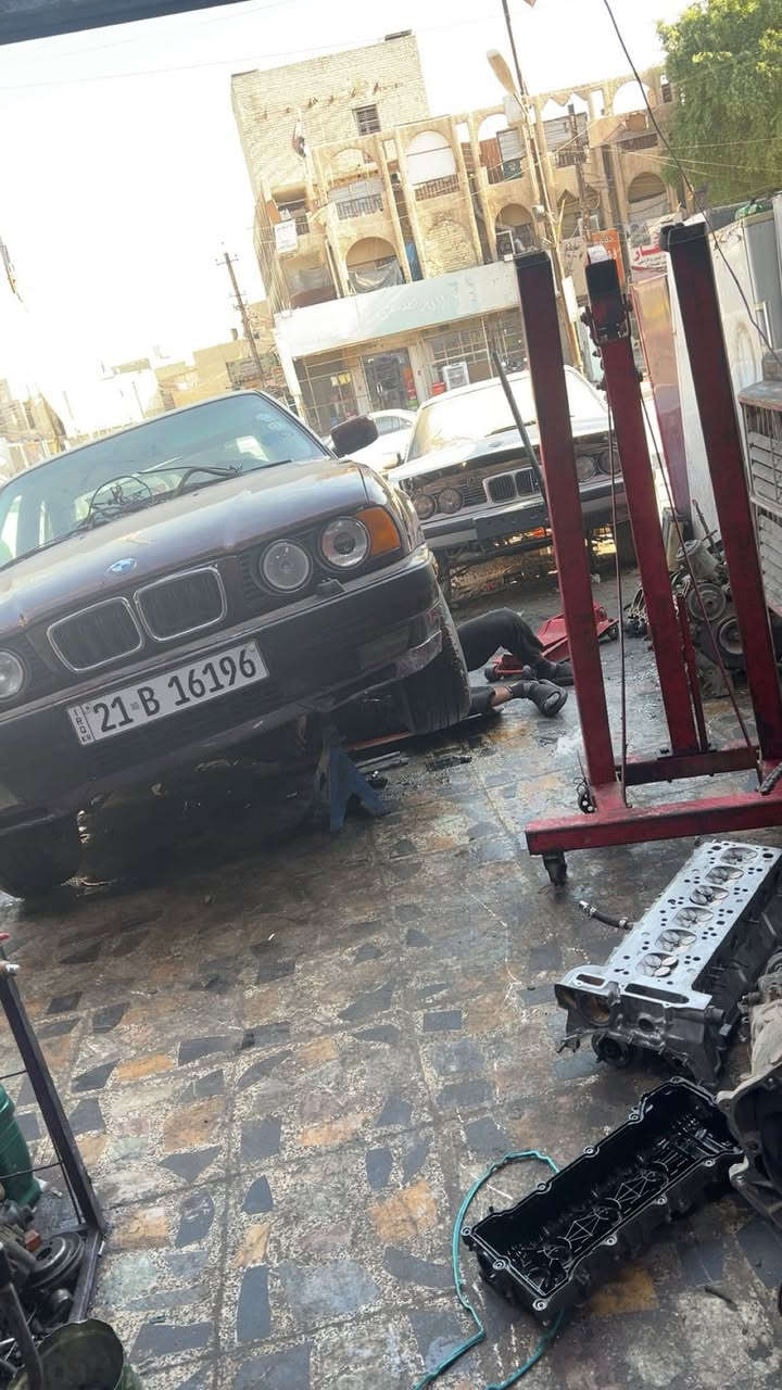 سلام عليكم عروض الصيانة مع توفير قطع غيار/حدادة لجميع أنواع وفئات bmw  صيانة كهربائيات وتتوفر مكاين حاوية جدد مكينه 25 دبل فانوس /مكينة 4 سلندر 1800 مكينة 20 /35 /مكينه 50 العنوان بغداد الشرطة الرابعة للاستفسار اتصال على رقم او واتس اب ***********
