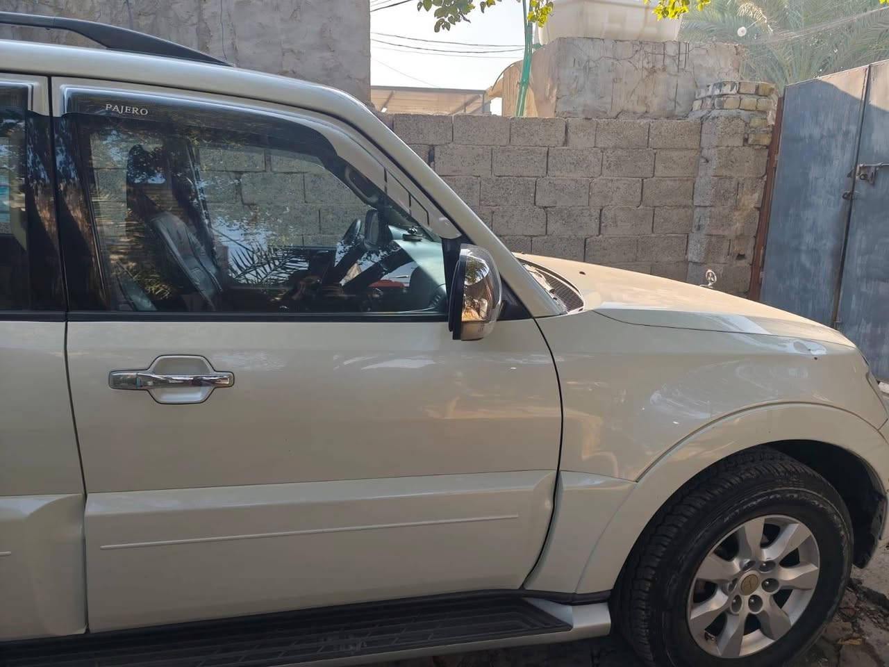 السلام عليكم
باجيرو حبتور 2010 رقم بغداد بسمنه سياره جاهزه ومكفوله محرك 3500 السعر 155 بيها مجال مكان السياره بغداد معامل  العماري رقم الهاتف ***********
