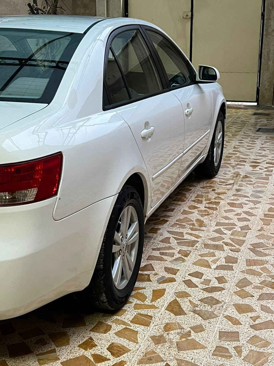 للبيع سوناتا 2008رقم الماني نينوى سنوية جديدة
بدون ضرر صبغ جاملغ امامي رش بدون معجون محرك جديد مامفتوح 

مكان السيارة موصل الأيمن 

السعر 125 وبيها مجال *********** او ***********
