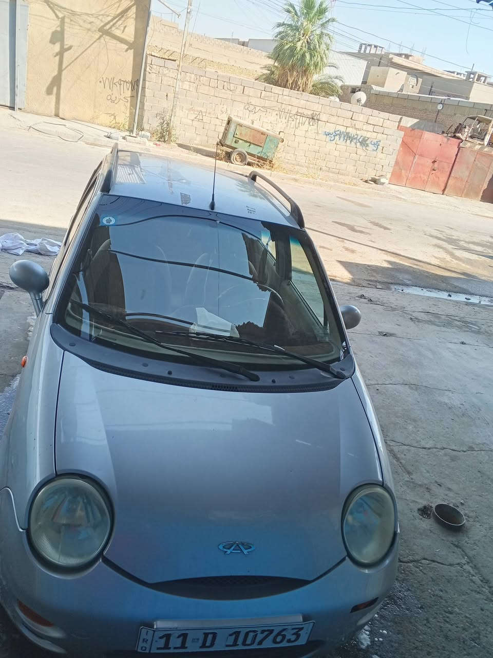 السلام عليكم
للبيع فقط بدون مراوس ولاقساط 
شيري QQ2009 
السياره كلها بلاديه بدون صبغ بدون ضرر 
كير أوتوماتيك مكفول
مكينه 4سلندر مكفوله 
تبريد شغال 
رقم بغداد انكليزي 
هزه وسنويه جديده
تحويل مباشر 
نواقصها دشبول العضمه الفوك بس بيها كسور 
واكو طكطكه بسيطه بل حداديه 
السعر 31 بيها مجال شي بسيط
مكاني بغداد الجديده
للاستفسار الاتصال ***********

