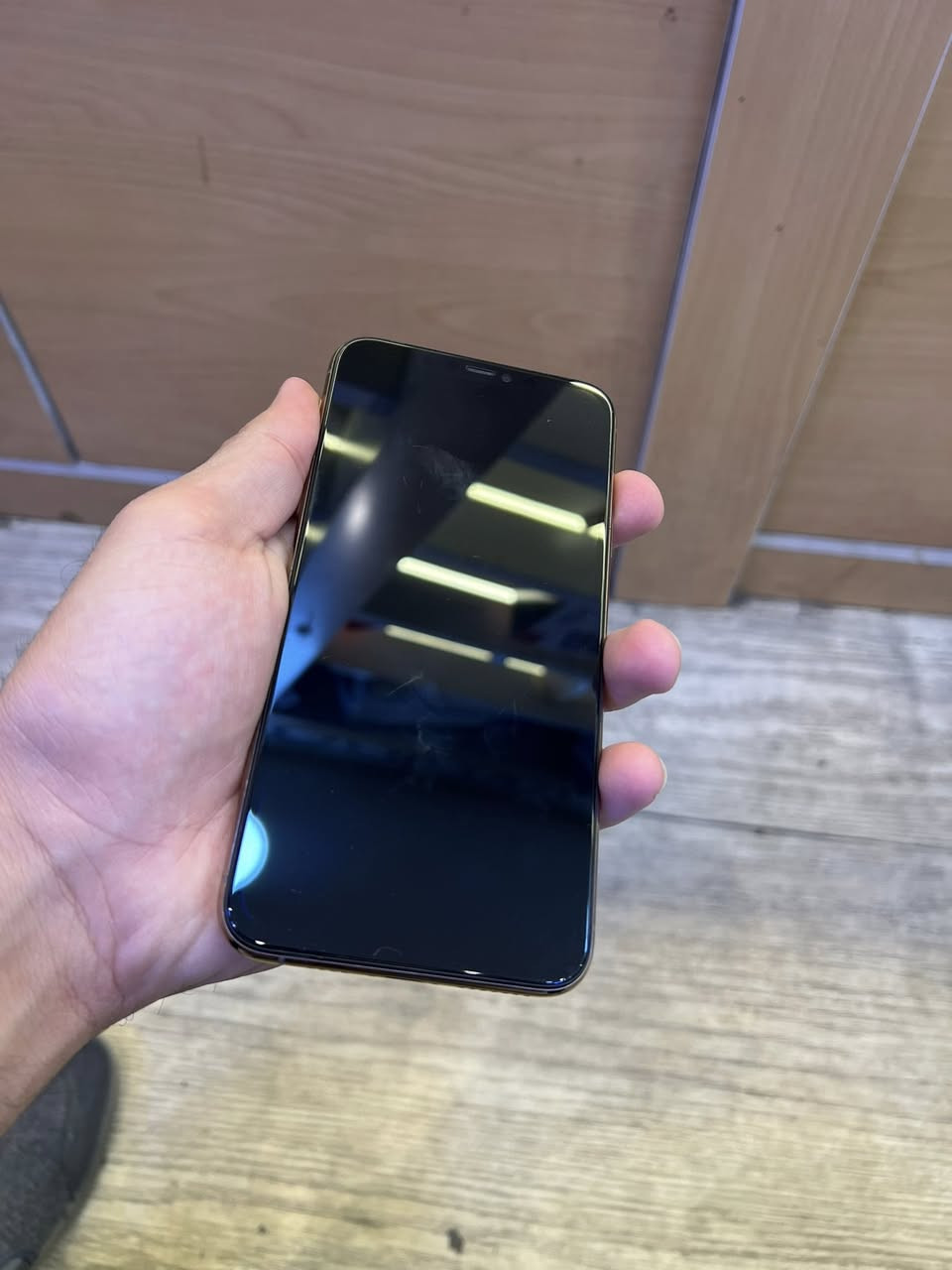 ايفون 11 برو ماكس ذاكرى 64 مبدل شاشه وبطاريه سعر 225 مكان بغداد الشالجيه ***********
