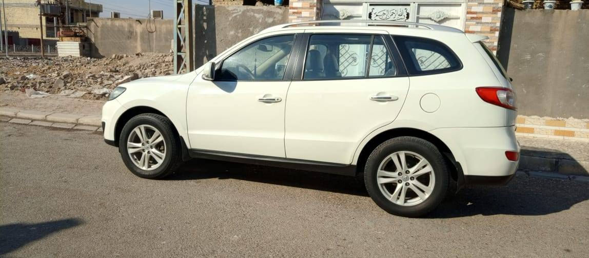 سلام عليكم سياره سنتافيا.11
خليجي مكفوله من الصبغ والفتح والتبديل 
فول مواصفات 
بصمه فتحه كشن كهربائي جلد سته سلندر سبعه راكب فول الفول 1/1
مكاني ميسان 
الاستفسار 
***********
