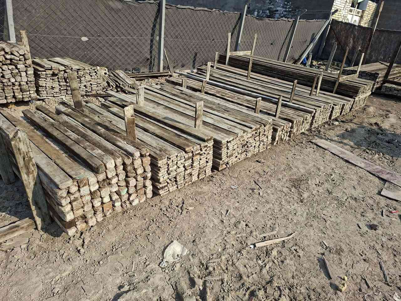 قالب خشب للبيع ٩ مكعبات روسي نضيف 
عنوان حلة مركز للأستفسار ***********
