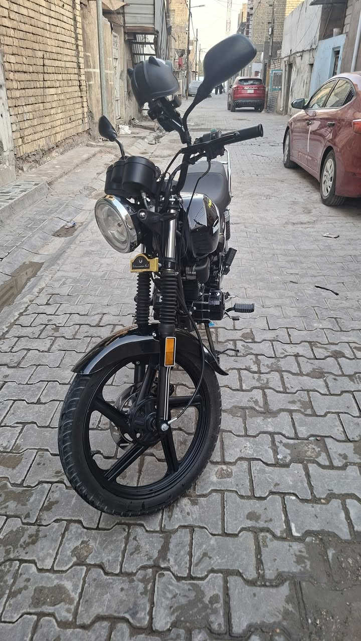 سلام عليكم دراجه ناما برو 5 كير موديل 2021 نازلة من الشركة ب2025 زيرو مرقمه بغداد انكليزي سنوية استلام لوحات بالتحويل بعدها على وضع الشركة ماشية 8 الاف استخدام شخصي دراجه برغي مامطخوخ بيها كلها بلاديه كهربائيات شغالة لايت زنون عالي ناصي ناقصها فقط اشاير خلفية والباقي على وضع الشركة مكلف بالنشر لحد يراسلني هذا رقم راعيها ***********
