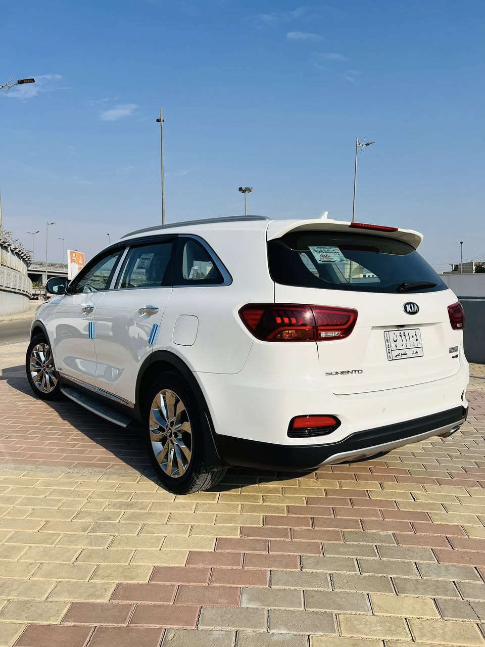 السلام عليكم
سورنتو جيتي لاين 

         GT LINE 

يعني فول الفول مواصفات 

لون ابيض 

موديل 2020

بنوراما

مقاعد حار + بارد 

مقاعد جلد 

ويل كروم 

معروفه الجيتي لاين اعله مواصفات 

رقم بغداد تحويل مباشر 

السياره بيه بارد وتكحيل شي قليل بالباب خلف السايق ولباقي كفاله

مكان السياره الرمادي 

اي استفسار على الرقم 

*********** واتساب
