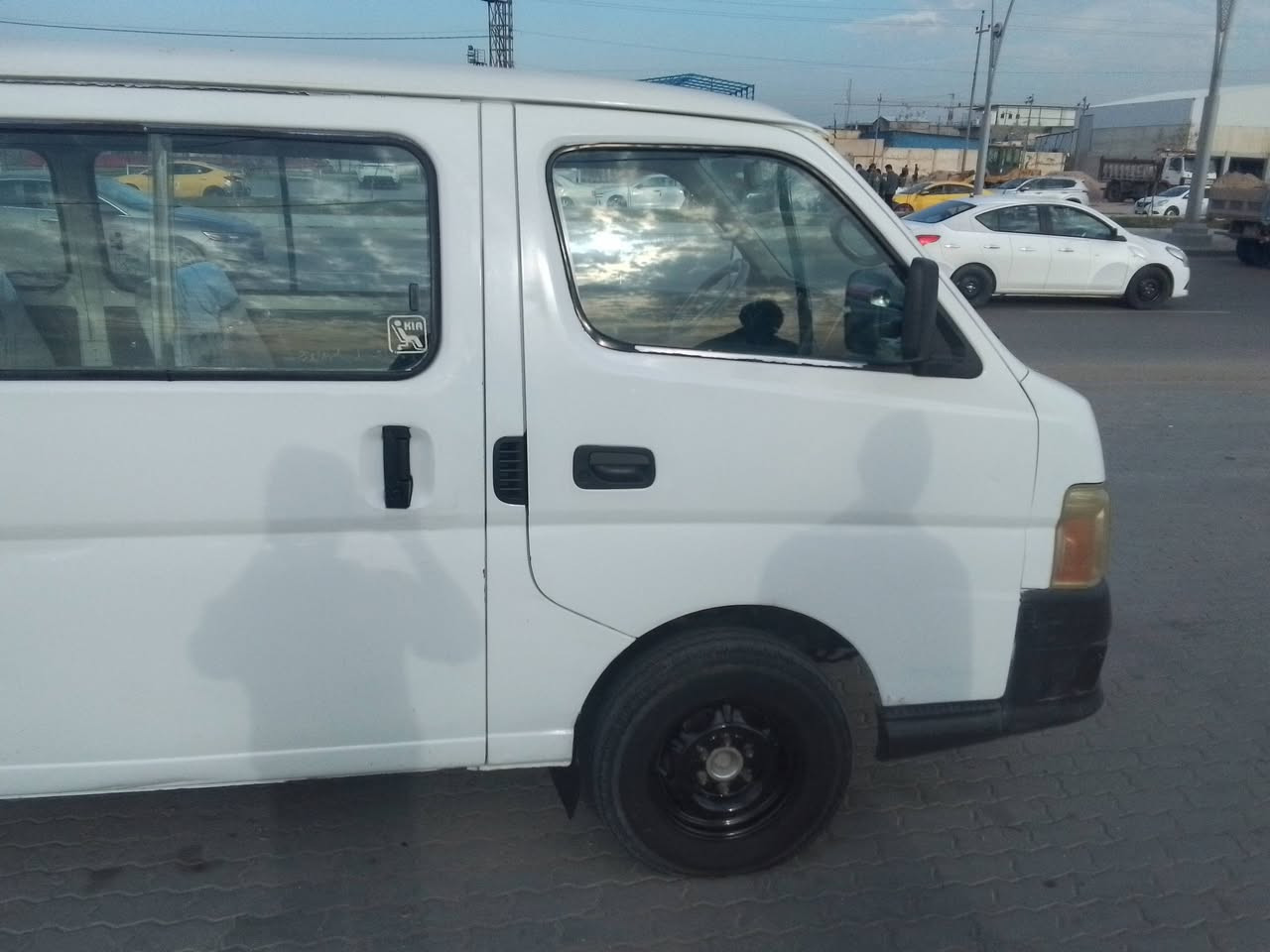 (سلام عليكم نيسان موديل. (2010) بسمي مصفره رقم نكليزي بصره سياره جاهزه مكينه وكير وحداديه وتايرات ودوشمه 
ملاحضه شرط تحويل اذا ماتحول لاتخابر السعر 50 وشراي يجي ويشوفهه ويدلل العنوان بصره القبله؟ 
(رقم (***********)!
