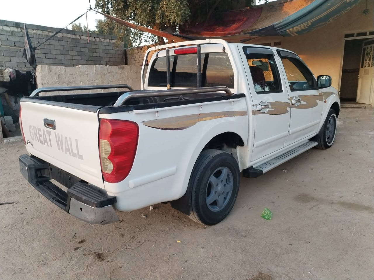 السلام عليكم كريت ويل للبيع مديل 2013 سياره مكفوله من الضربه وتبديل جاهزه من كلشي مكينه كير اكسن عله الشرط سياره جاهزه مال جناي رقم قادسيه دولي سنويه لل٢٩  السعر ٦٦وبيه مجال للشراي مكاني مفرك غماس الاستفسار عل رقم  ***********
