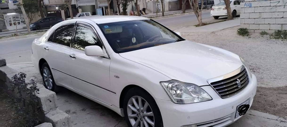 السلام و عليكم 
 شاهينه مؤديل (2005) براوه ناو زه رد دوو دوگمه. كؤدي بؤ كراوه گيرو مه كينه ي به شه رت گه وره به گه وره يه  شويني براواكاني وه ك بيلادي جاك كراوه سه ياره كه لؤك لؤكه تاقم پيش و دواي تازه گؤراوه تايه و ويلي تازه يه ساياره يه كي تا بليي بي مه سروفه هي مالي خؤمه 
شوين. كه لار. تيل بؤ خاوه ني بكه ن من خاوه ني نيم  
تيل .*********** السليمانية, العراق
