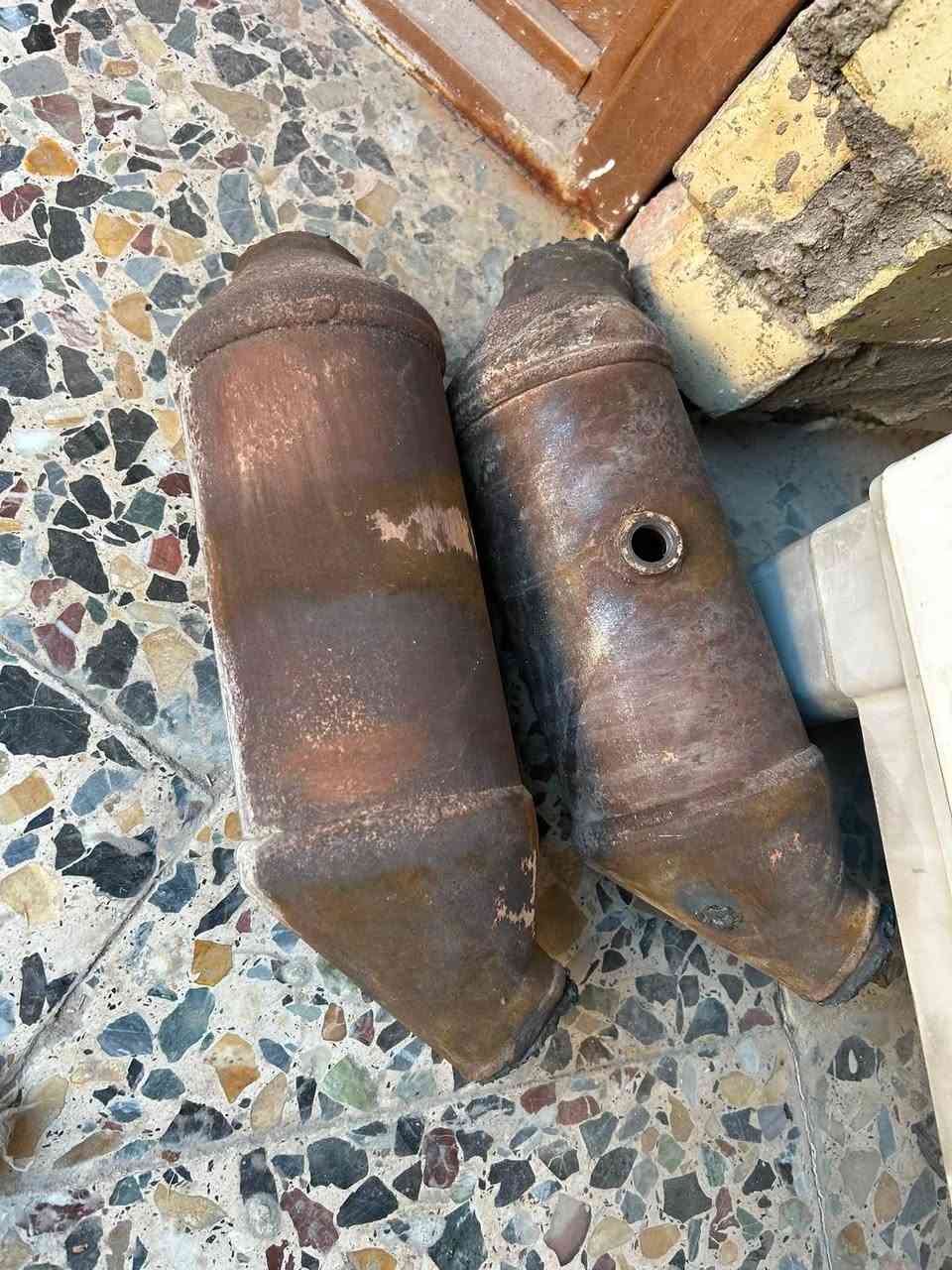 حجر 14سعره قفل 250الف
دبات بلاديه كاتم محرك 3700سعرهم قفل 100الف 
*********** كربلاء
