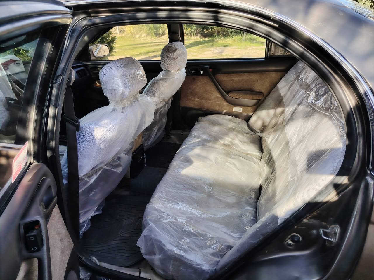 السلام عليكم كورله كورنه مديل 1993 مكفوله من ضربه فقط صبغ جماليه مكينه 1800 احلا من صوره
تخم تاير جديد 
حداديه جديده
هزه جديده
سنويه ل 28
رقم نكليزي بغداد 
 ترايك وين متريد 
السعر 55 أو مراوس حسب القناعه ***********
