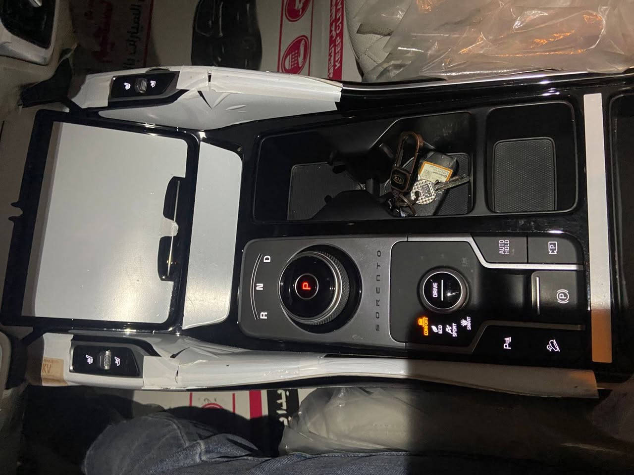 سورنتو 2023 ماشيه 17 فول مواصفات  خليجي السياره مكفوله 4X السعر 32الف دولار ***********
