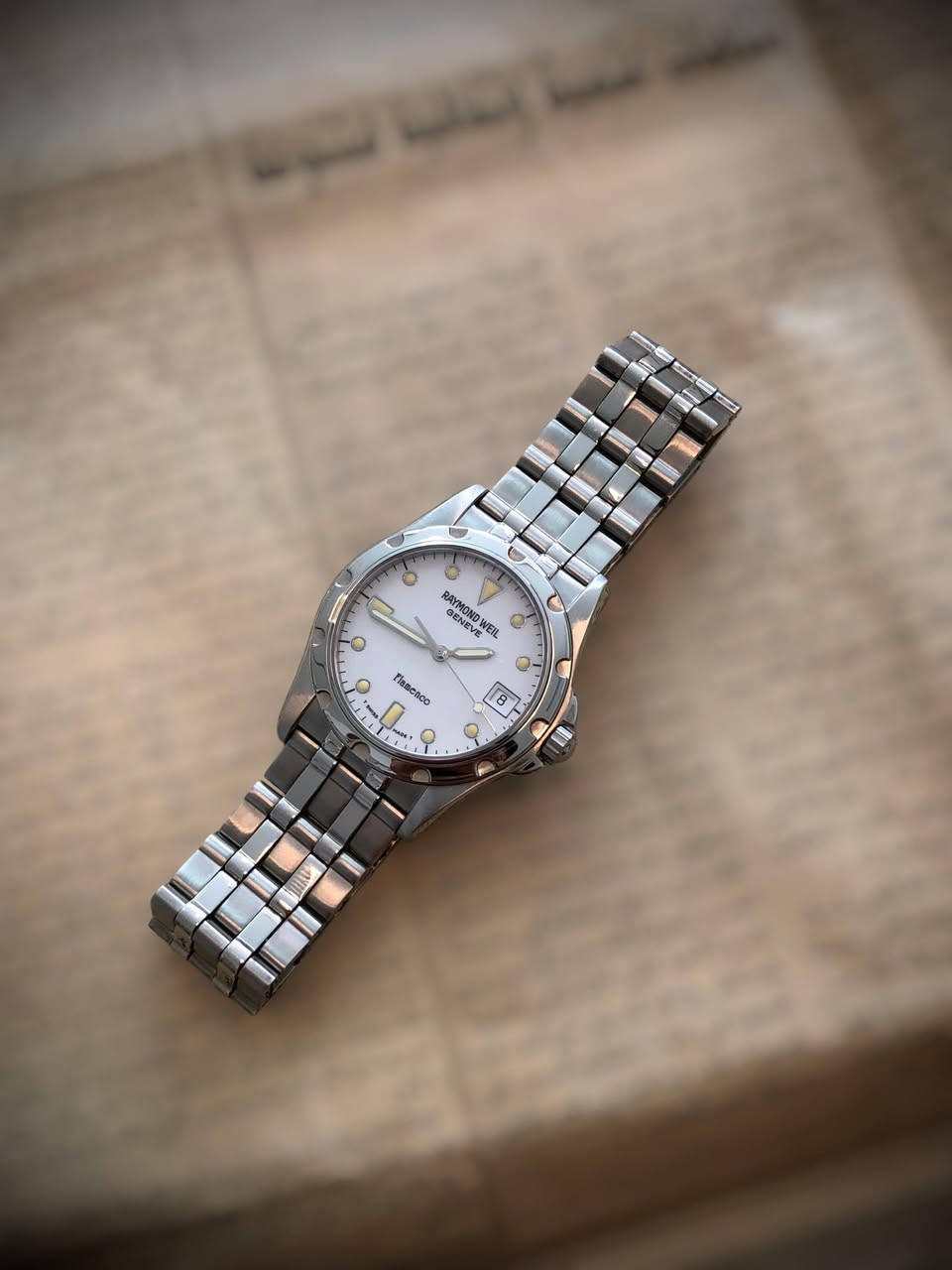 رايموند ويل سويسري اصلي 🇨🇭🇨🇭🇨🇭🇨🇭موديل فلامينكو
ساعة غير مستخدمه مخزنة مع علبتها الاصليه وكارت الضمان وباقي التفاصيل 
نظام كوارتز // اميال وارقام لامينوس // الوقت موس // القطر 36 // السمك 3 تعتبر ساعة قشطة // منفذ تأريخ يومي // القطعة بعدها بالستيكر والرقم التسلسلي بالظهر ورقم الموديل و هو نفسه الي بكارت الضمان اذا تحب تقارن . 🇨🇭السعر خااص لطفااا🇨🇭
يتوفر توصيل لكل المحافظات


**إذا كنت صاحب هذا الإعلان وتريد حذفه لأي سبب، رجاءا أرسل رسالة إلى الدعم الفني**