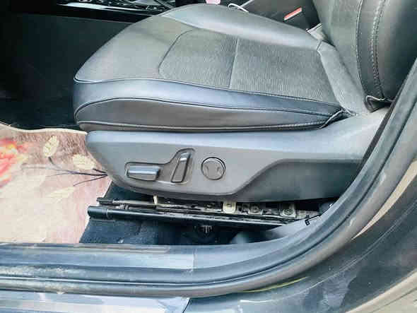 ياالله
للبيع كيا نيرو 2023 رقم بغداد 
الضرر :- جاملغ امامي جهة السايق ودعاميه الاماميه و بدون دواخل ضربته كلش حلوه وهنا بيه الباب 

محرك 1600- v4
ماشيه: - 74  km قابل للزياده 

2 انظمه قياده سبورت ايكو 
---- موصفات SX
(كشن جلد-كشن كهربائي -كشن هيتر-حساسات اماميه وخلفيه-كاميرا خلفيه-شاشه كبيره-تشغيل عن بعد-رادار-كروز سرعه-اشارات مرايا-اشارات ترحيب-ليدات اماميه-ماوس تحكم شاشه-بصمه تشغيل-بصمه ابواب)
وباقي مواصفات 
تبريد ثلجج قطعتين ❄
كير محرك صدر كله جديد وضع شركه 
كيره كفاله
مكان سياره بغداد
🔴السعر 16500$
165 ورقه 
الاستفسار اتصال ع رقم
***********
عبدالله
