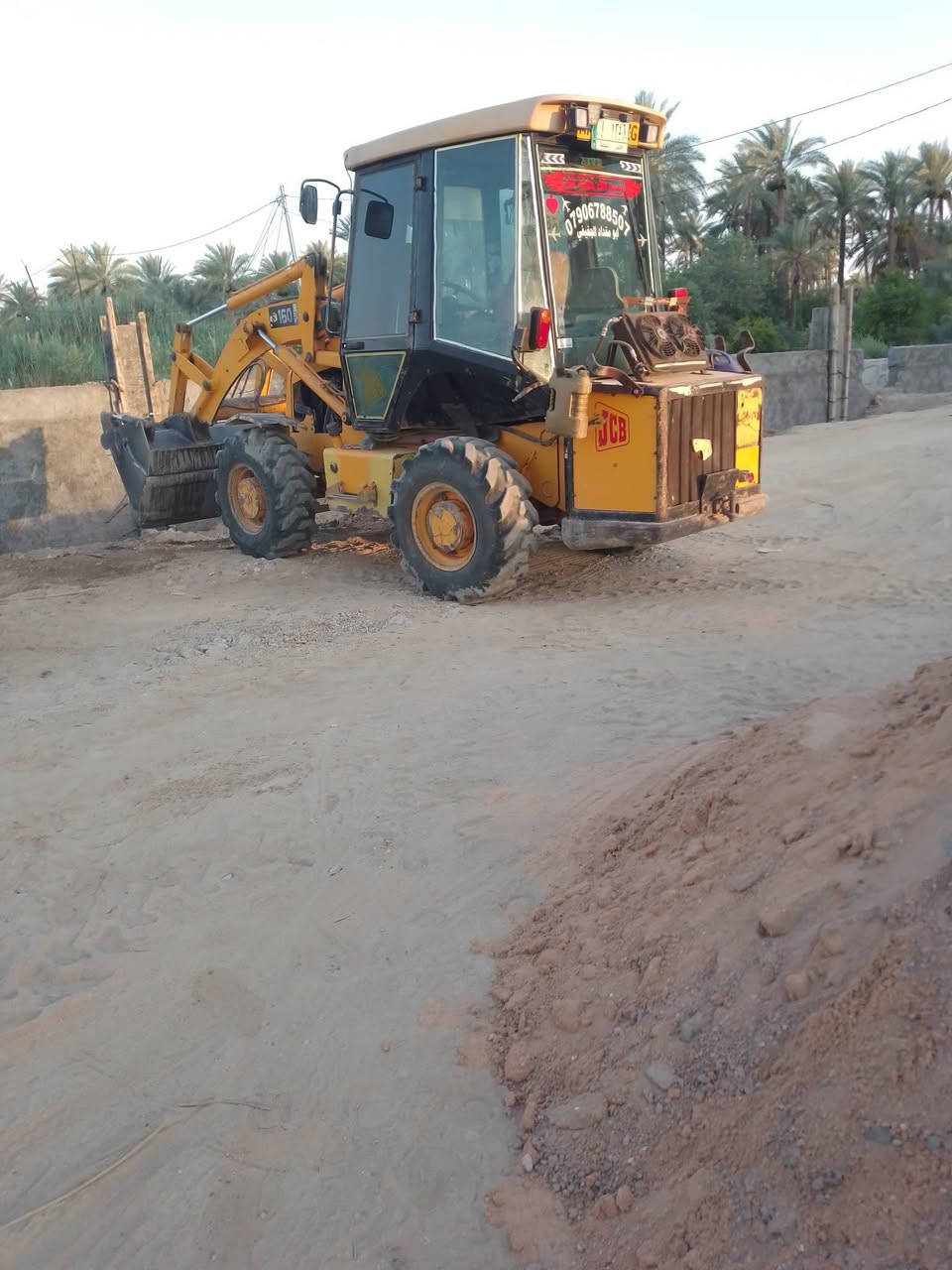 للبيع شفل جي سي بي
حجم/ 40 
موديل/ 2002
السعر/ 110 وبي مجال 
العنوان/ الانبار قضاء هيت 
الاتصال/ ***********
