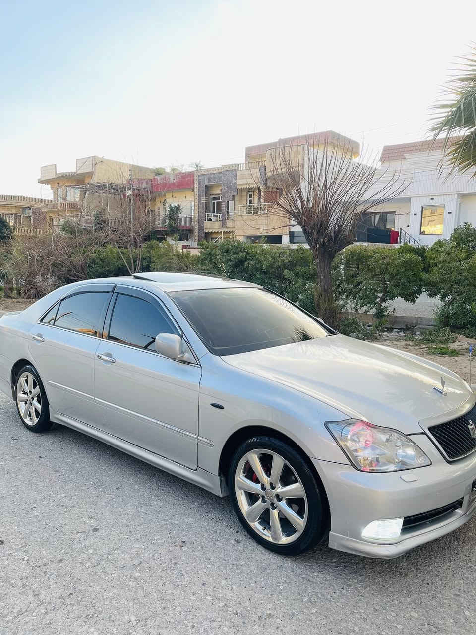 براوه 2005مه كينه 182به ر مه جه كراوه گير گه وره سفر مواسفات سلايد جلدو هيته ره ساج سور٣ دوگمه ويل دينگه استيل كوشن كاربا ئاوينه شه فت و كاربا كامل لايد زينؤن تبريد ساردو گه رم به شه رته كه ڤه ر گؤراو به شه رت سه قفو ده عمو ليدراوي به شه رت روني گيرو مه كينه ي تازه گؤراوه  جركه و ١٠٠ دؤلاربشكينه گيرومه كينه به شه رت ***********
