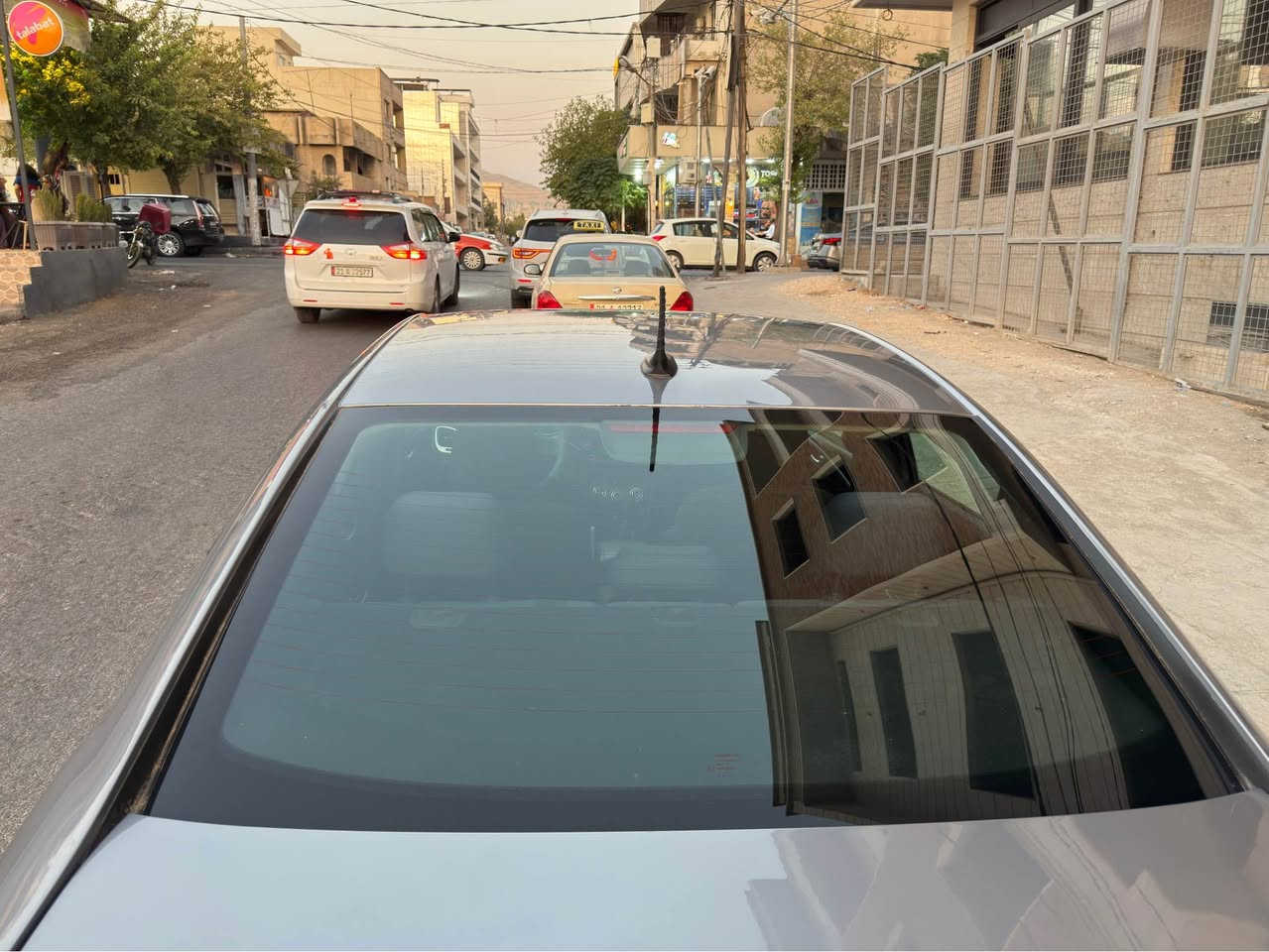 دۆج دارت ٢٠١٦ 
مەکینە ٤ بستۆن ٢.٤
یەک چەمەلخ پێشەوە بۆیاخە بێ ناو بێ ئێرباگ
دوو پەڵە ساردی هەیە
چوار جام و ئاوێنە کارەبا
١٢٢ هەزار ڕۆیشتووە
تایەی تازەیە
سەنەوی تا ٢٠٢٩ تازەیە
هیچ گڵۆپێکی خەلەلی ئیش ناکات
نرخی ٩٥ گەڵاو مەجالێکی کەم 
شوێن سلێمانی

***********
*********** السليمانية, العراق
