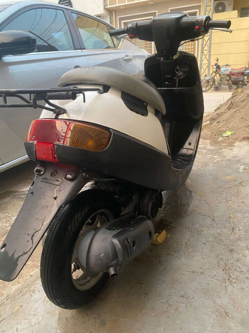 السلام وعليكم
دراجه بطه 2003 للبيع محرك جديد شادله مال حاويه
شاصي مكفول كهربائيات كله شغاله
سلف وهندر عوزه بس باتري
السعر 375 وبيها
العنوان كربلاء
الاتصال علئ الرقم ***********
