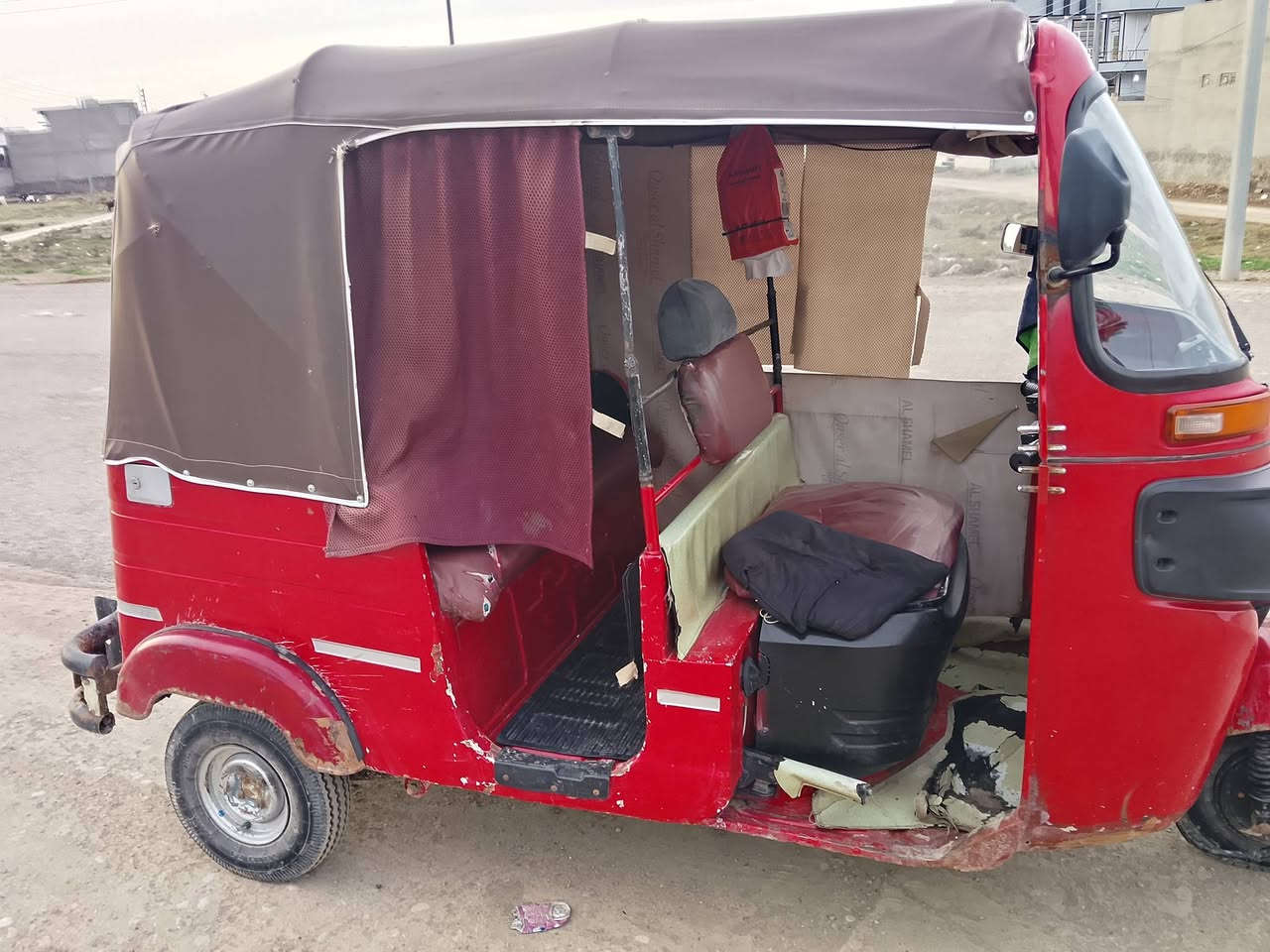 سلام عليكم تكتك 2018للبيع تكتك خير من الله تعمير تجفيت شركه كهربائيات شغاله مذب عليهة ربع كبل للشارع 
اوراق كاملة المكان ديالى الخالص 
***********
متوفر واتساب
