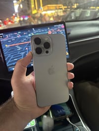 15 pro max  256 بطاريه 94 ممفتوح الجهاز نضيف  مكاني الشعب  07716411131