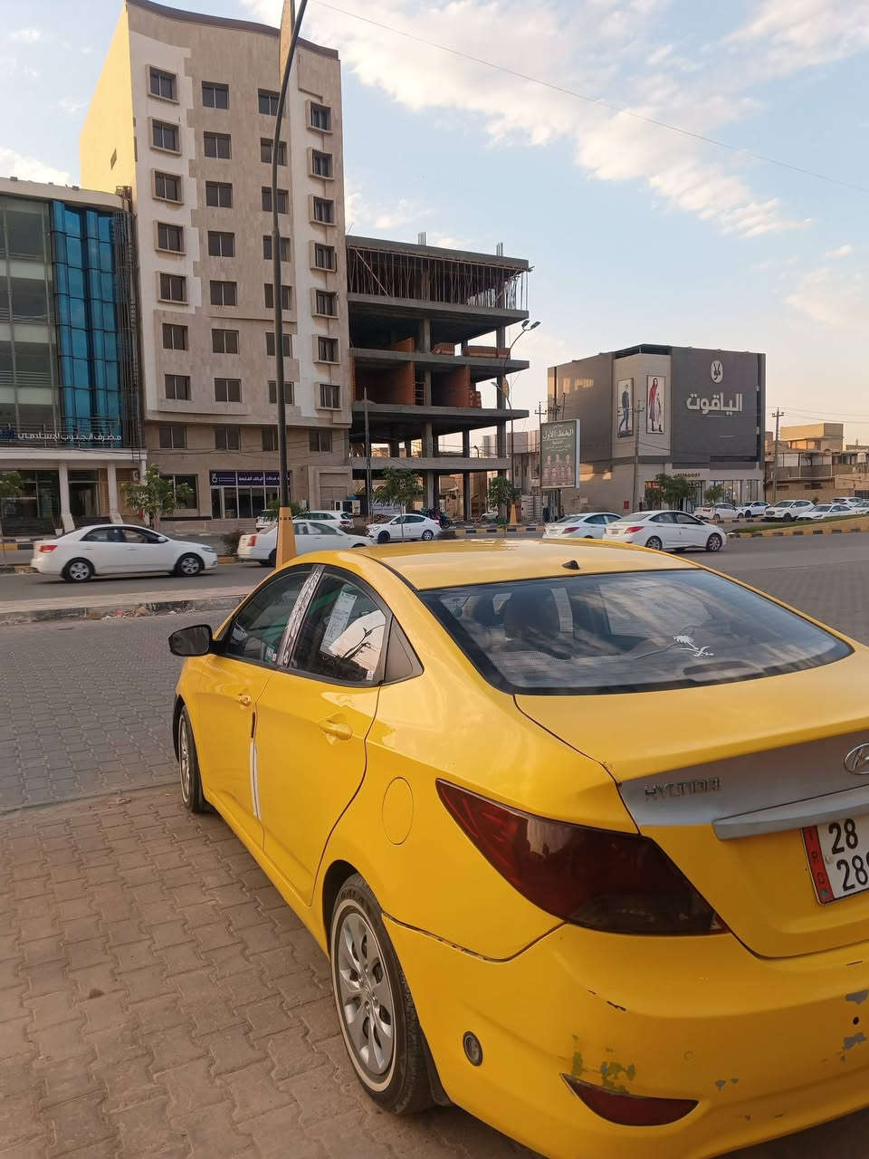 سلام عليكم اكسنت موديل ١٣ للبيع محرك ١٦٠٠ خليجي بيها ضرر الجاملغات الوره السياره جاهزه محرك وكير جاهزات تخم تاير جديد درايمات جدد بوربرين جديد غرفتها حلوه السياره بيها منظومة غاز انسى الصرف رقم نجف انكليزي بسمي مداور ثاني يوم سياره احلى من الصور مكاني نجف شارع المطار السعر ٧٩ وبيها مجال  رقمي ***********
