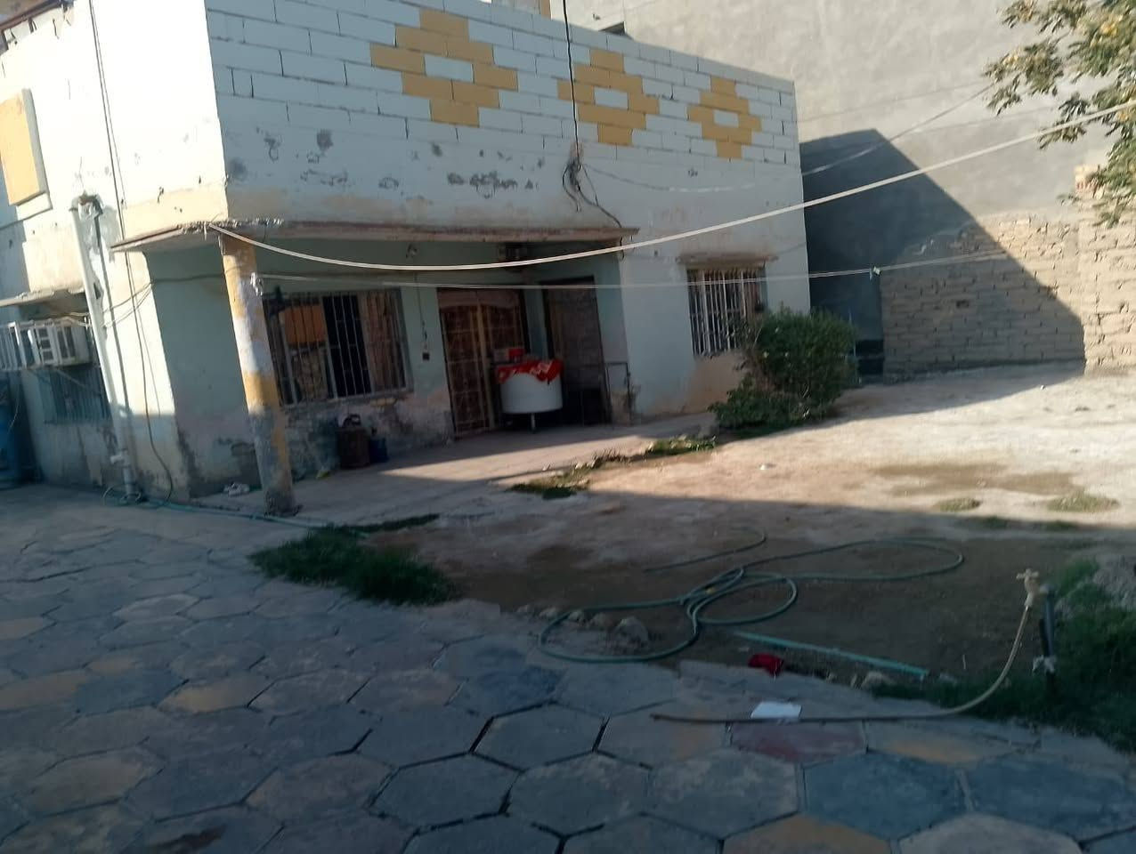 السلام عليكم بيت للبيع طابو صرف بناء قديم بكرلي فرع مقابيل محطه الغاز 
***********
