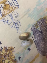 أحجار كريمة • توصيل • للبيع