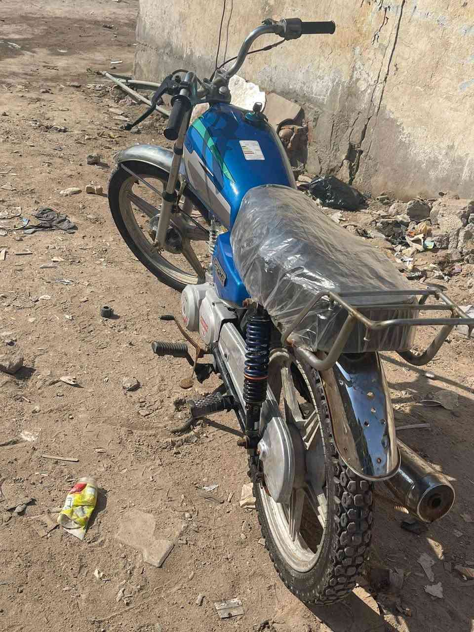 السلام عليكم دراجه للبيع سعر 300 بيها مجال مكان بصره ***********
