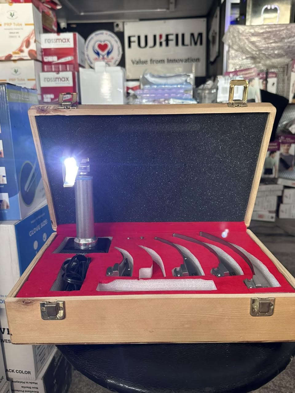 ✨ وصول جديد ✨

يتوفر الآن Laryngoscope Set كامل بجودة عالية، مناسب للمستشفيات والعيادات والطوارئ.

🔹 طقم كامل مع عدة أحجام من الـ Blades
🔹 إضاءة قوية وواضحة أثناء الفحص أو التنبيب
🔹 خامة طبية متينة قابلة للتعقيم
🔹 يعمل بنظام الشحن (Rechargeable) 🔋
🔹 مناسب لأقسام الطوارئ والتخدير

📦 الكمية محدودة

📍 متوفر الآن في مكتب سما الطب
باب المعظم – مقابل دائرة صحة بغداد الرصافة

📞 للاستفسار والطلب:
***********
***********

📩 المراسلة متوفرة عبر الخا
