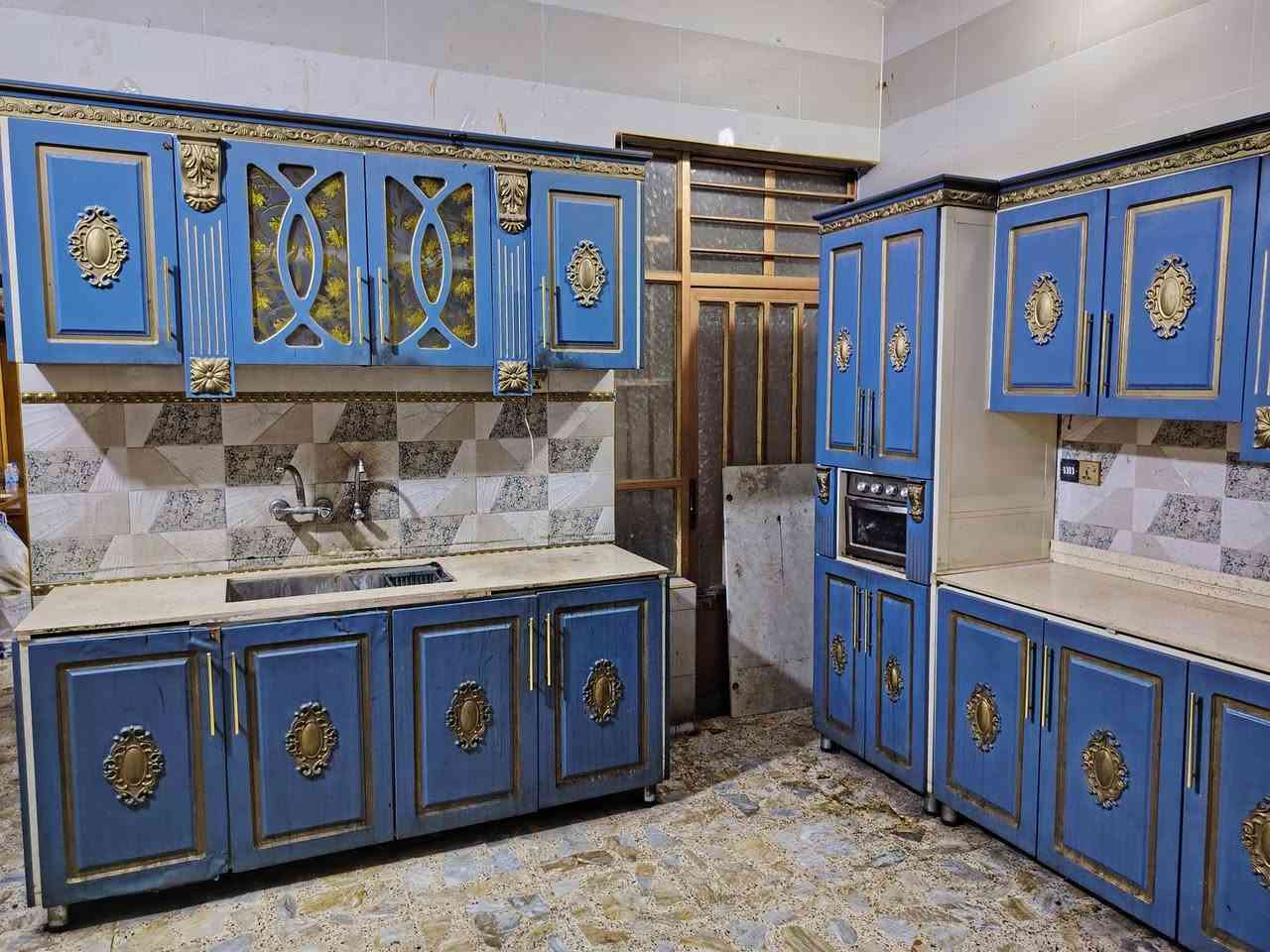 سلام عليكم كاونتر 14مترللبيع لمكان شعب شارع صحه اني مكلف بلنشر  شراي ينتصل عله رقم ***********
