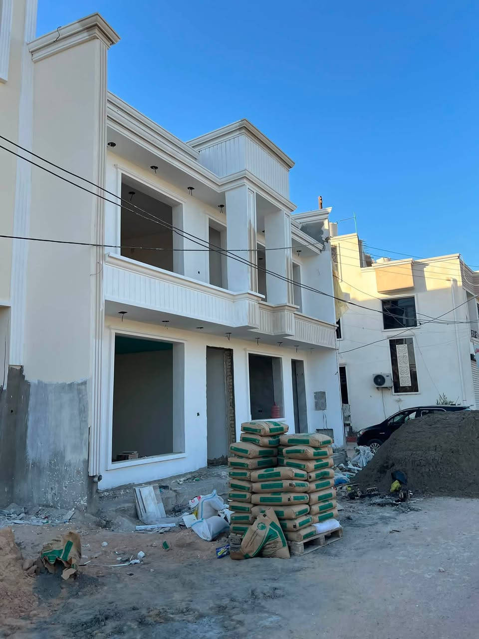 بيت للبيع قيد التشطيب  مساحه100 متر طابقين 4 غرف نوم   موقع مميز للسكن والشغل درجه اولى البوعيثه مجمع السلطان. تنازل شركه او اقرار 
***********
