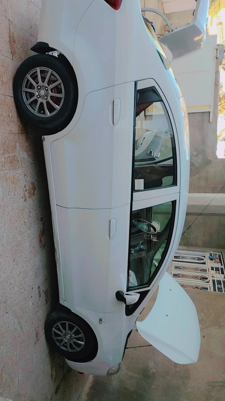 السلام عليكم شوفرليت سايل موديل2012 سنويه ل26 سياره جاهزه ونضيفه دخم تاير حداديه تبريد تتفئه كهربائيات كله شغاله مبدل بيه صندوك فقط بيه ضربه موضحه بالصوره راجعه ع لبلاد سعر53 بيه مجال حك الجيه للأستفسار ***********
