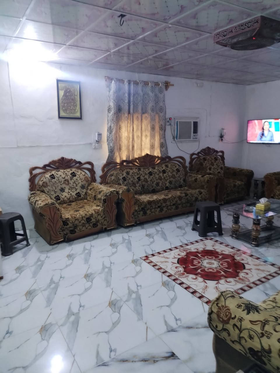 بيت للبيع مساحته ٥٨٠ متر في العريفية قرب محطة اسالة المي بناء قديم طابق واحد استقبال وهول وغرفتين نوم سند ٣٥ موقع جيد خدمات متوفرة للاستفسار الاتصال على ***********
