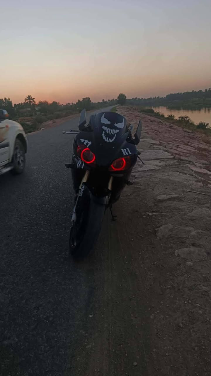 السلام عليكم R1 للبيع مكينه 1000 شوفه عينكم متعوب عليها سعرها 25 بيها مجال حك الجيه والشراي يتدلل واي استفساء تفضل خاص لو اتصل ***********
