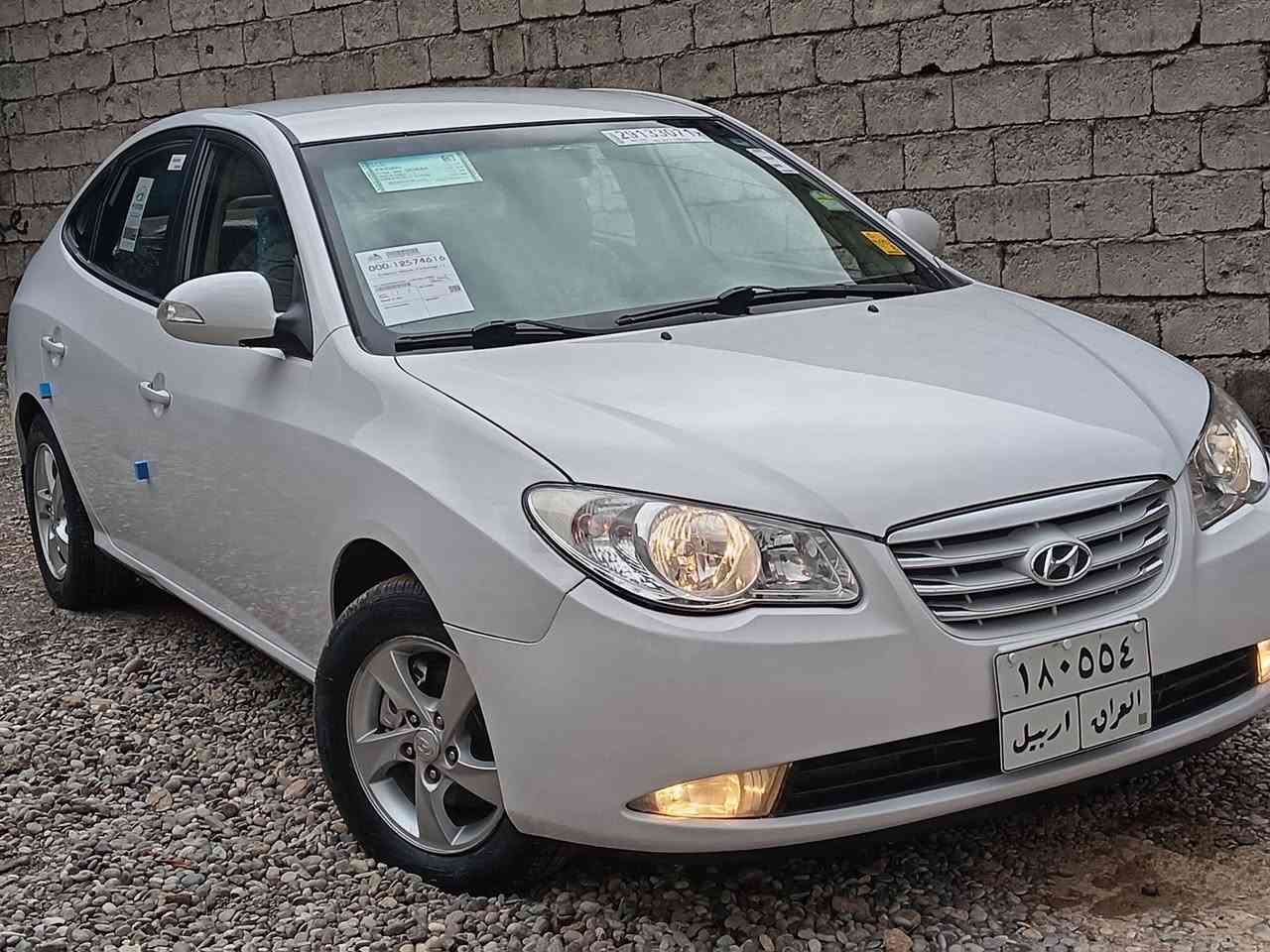 النترا موديل 2011 بدون صبغ بدون بارد محرك ما مفتوح ١٦ سنويه جديده هزي جديده كاميرات حساسات ٤ دسك السيارة وضع شركة داخل لونين خمسه ويل كب بلادي شاير بل مري رقم الجوال *********** الشراي يتصل المكان القياره حاج علي
