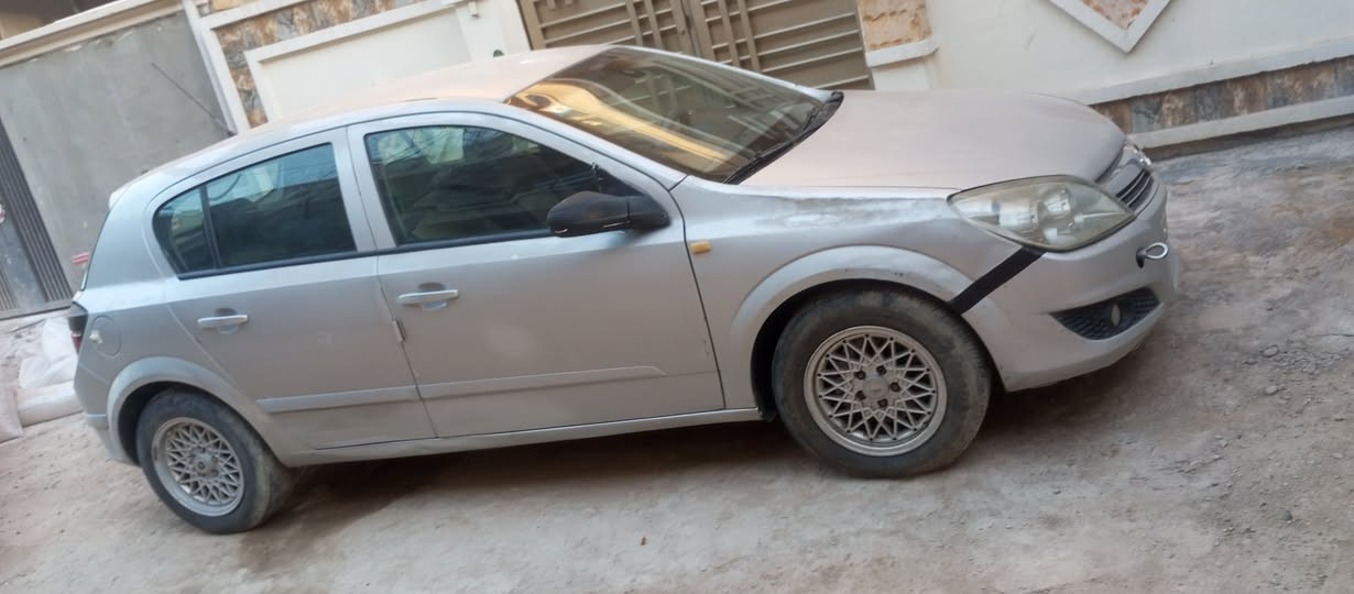 اوبل استرا موديل 2008
مكينه وكير كورلا 2007
رقم بغداد بأسمي 
تبريد عاطل
بدون ضربه 
مكان بغداد الدوره 
للاتصال ***********
