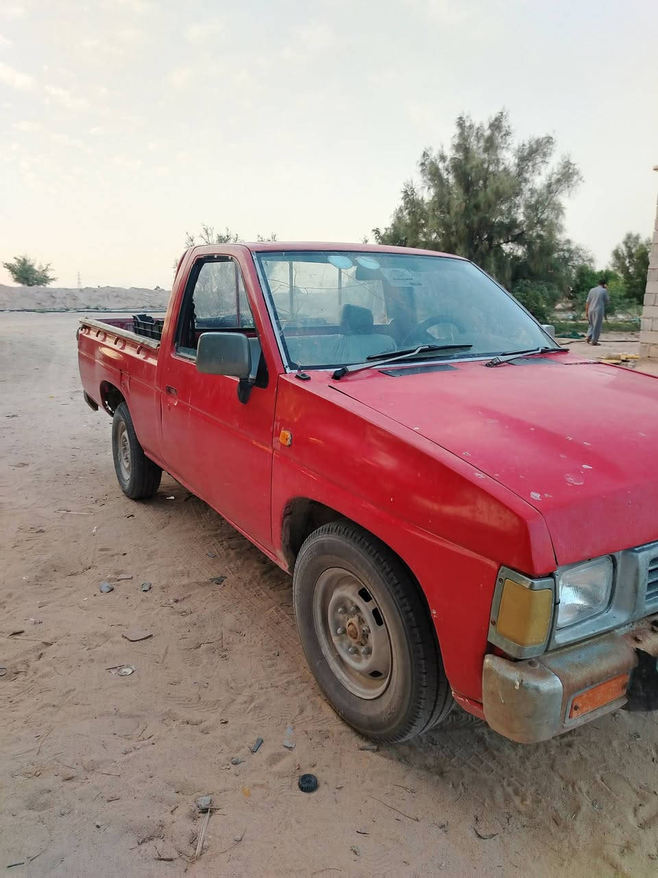سيارة نيسان موديل 2000 مكفول رقم بصرة شرط تحويل اتصال
***********
