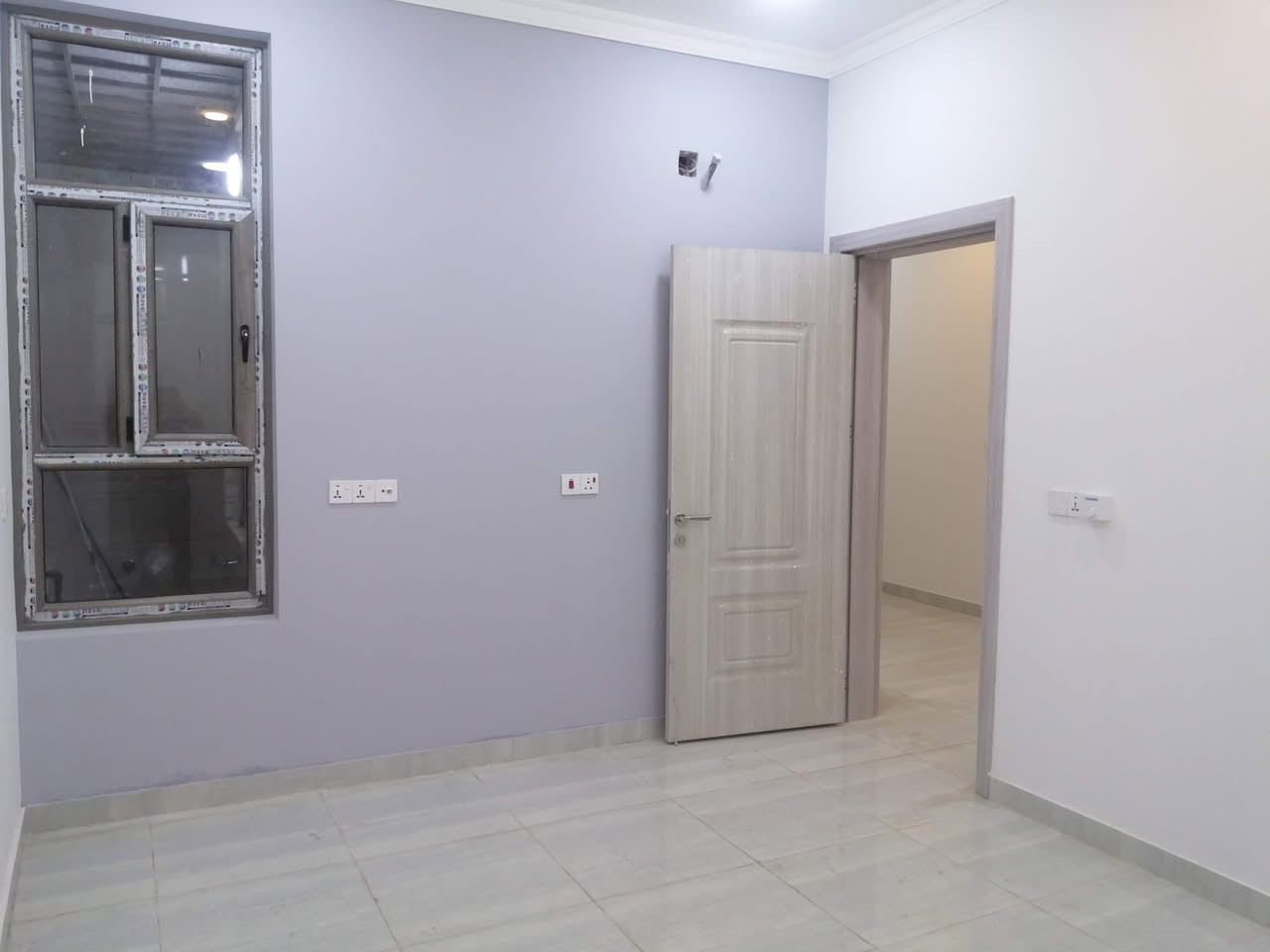 �✨ بيت للإيجار – اليرموك الداخلية / حي الضباط ✨🏡

📍 الموقع: خلف جامع أم الطبول

📐 المساحة: 200 متر

🛏️ 3 غرف نوم
🚿 غرفة ماستر بحمام داخلي
🛋️ صالة
🪑 صالة منفصلة
🍽️ مطبخ
🚪 مدخلين للبيت
🔸 باب مستقل للمطبخ
🔸 باب مستقل للصالة

🌟 بيت مناسب للعوائل ويوفر الراحة والخصوصية 🌟

📞 للاستفسار والاتصال:
***********
