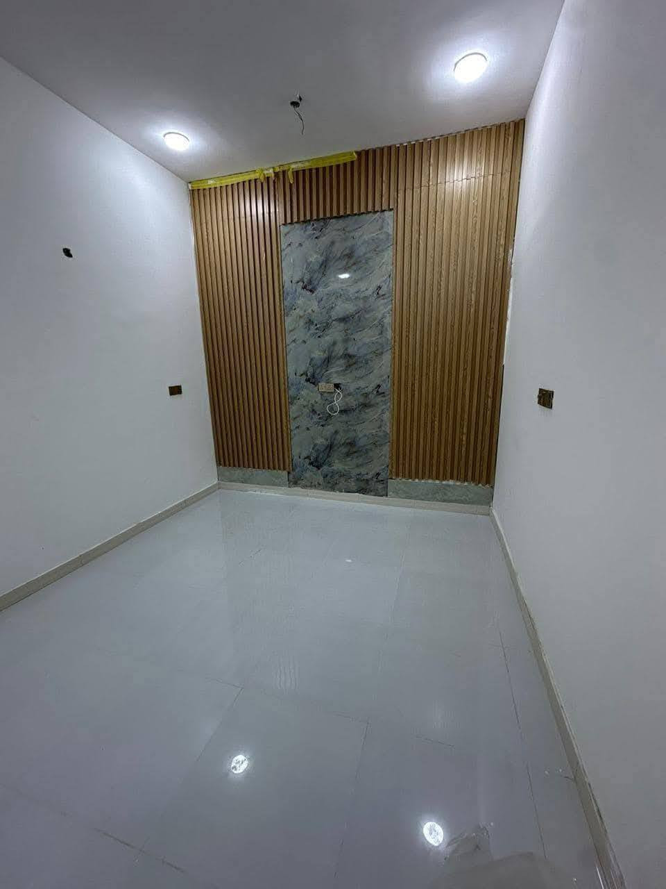 بيت ١٠٠ متر طابو صرف طولاني للبيع في حي الحسن العسكري  قرب البانزين خانة الخضراء الجديدة
البيت صب

اخر مواصفات

بيبان قاصة حديد درجة أولى

باب ملكي خشب ثقيل للداخل

شبابيك وبيبان ألمنيوم

حديقة داخلية

ارضية والواح بورسلين

محجر ألمنيوم 
تم تنزيل السعر بأقل من سعره
مطلوب للمصرف العقاري والتسديد على صاحب البيت 

للتواصل ***********
