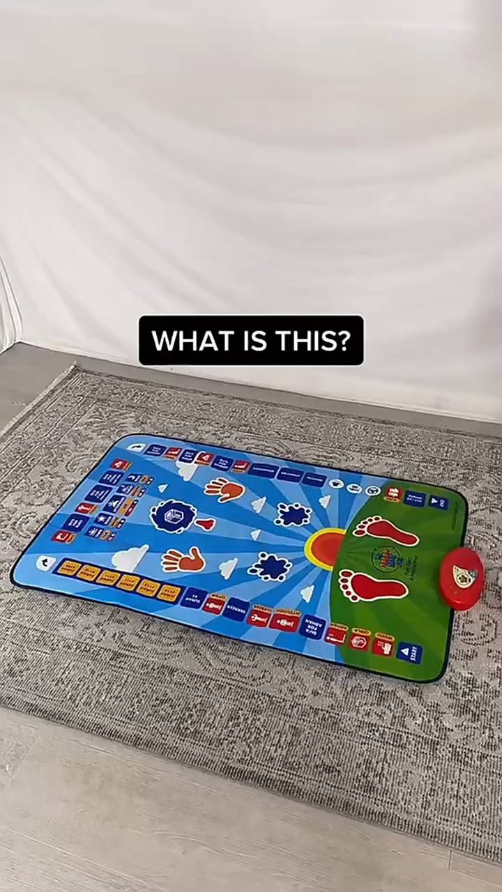 السعر 25الف دينار التوصيل 5 الاف
سجادة الصلاة التعليمية للأطفال

الاستخدامات:

تعليم الأطفال خطوات الصلاة بطريقة ممتعة وتفاعلية.

تنمية حب الصلاة والالتزام بها منذ الصغر.

مثالية للاستخدام في المنزل أو المدرسة أو دور التحفيظ.

تساعد الطفل على التعرف على أوقات الصلاة والأدعية والحركات الصحيحة.

المميزات:

مزودة بـ لوحة ذكية ناطقة تحتوي على أزرار حساسة للمس بعدد 36 مفتاح تفاعلي.

تدعم 7 لغات: العربية، الإنجليزية، الفرنسية، التركية، الماليزية، الإندونيسية، الأردية.

تعلّم خطوات الصلاة بالتسلسل مع الأذكار والدعاء بصوت واضح.

تعمل بـ 3 بطاريات AA، مع غطاء محكم للحماية.

مصنوعة من مادة مقاومة للماء وسهلة الطي والتخزين.

تصميم جذاب بألوان مبهجة يحفّز الأطفال على التعلم.

مناسبة للأطفال من عمر 3 سنوات فما فوق.

محتويات الصندوق:

سجادة الصلاة التعليمية.

وحدة صوتية إلكترونية.

كتيب تعليمات الاستخدام بعدة لغات.

الملاحظات:

الألوان تختلف حسب الموديل (أحمر  أزرق).

تعمل على البطاريات فقط (غير مشمولة).

يُنصح باستخدامها على سطح مستوٍ وجاف لضمان أفضل استجابة للمس. بغداد, العراق


**إذا كنت صاحب هذا الإعلان وتريد حذفه لأي سبب، رجاءا أرسل رسالة إلى الدعم الفني**