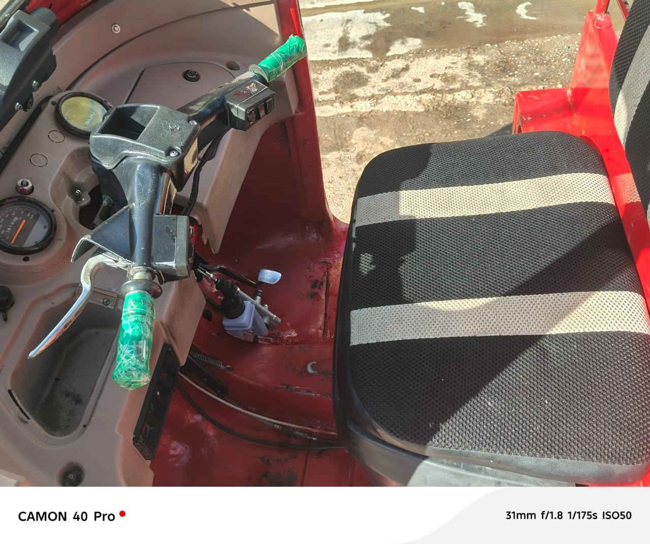 السلام عليكم 
18 رقم وسنويه 
تكتك شوفت عينك 
لتجي دكلي شبيه مابيه 
مكينه حلوه وناعمه 
تكتك كشره حلو 
مكاني حسينيه الراشديه
***********
