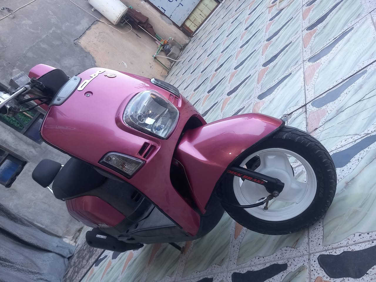 سلام عليكم دراجه بوليس كابريتر دراجه مكينه جيس صارله شهر من خذيته من الوكيل كفاله من كلشي دراجه كلش جديده نقص برغي مابيها مكاني بصره زبير السعر ٨٥٠وبيها مجال***********
