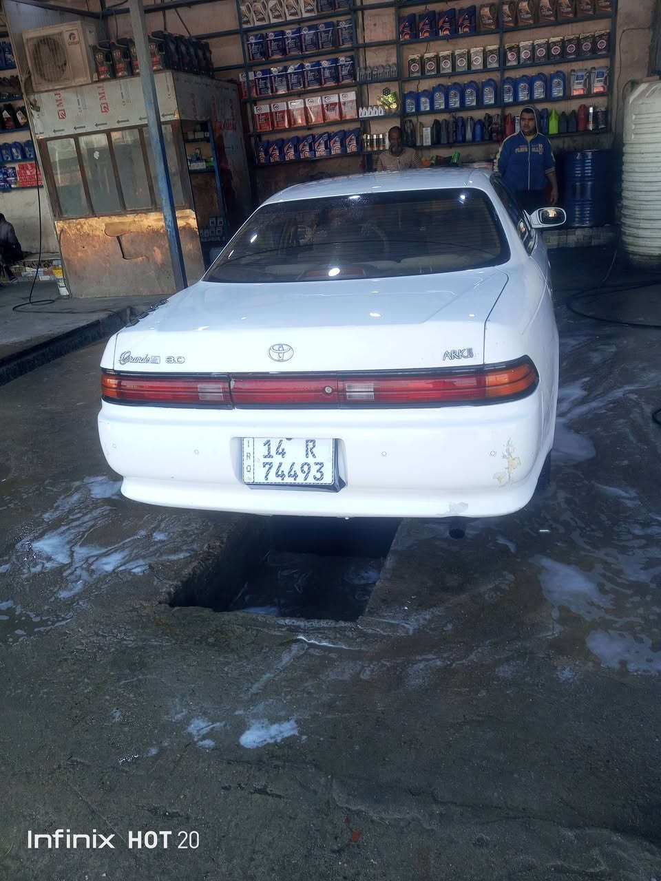 السلام عليكم 
مارك نفخ
بسمي ل2028
رقم نكليزي   
موديل 2000  سعر 64 وبيه مجال 
مكفوله كص ونقل . ومكينه وكير وعيب شرعي
تبريد شغاله شاشه ريمون 
تواير جدد قبل شهر شادهن تخم 
حداديه اماميه توني مشتغله 
البصره . الزبير 
***********
***********
