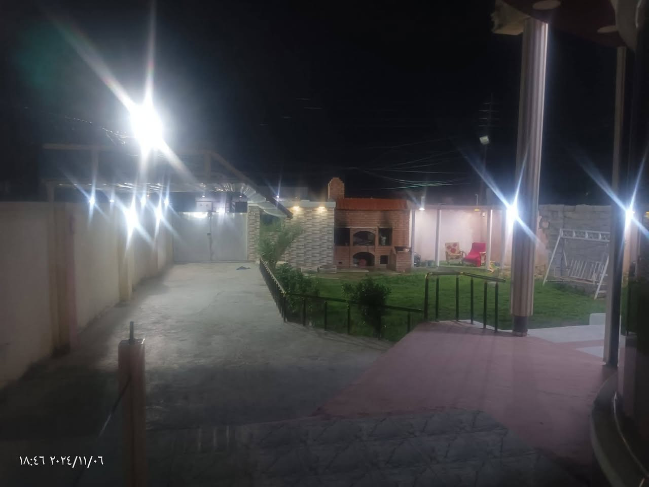 السلام عليكم دار للبيع في ابو غريب عقد زراعي 35 مساحه 750 متر يبعد عن السريع ثلاث  منطقه سكنيه كبيره متوفر ماء كهرباء ومولد *********** #***********
