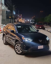 راف فور موديل 2024 لون نيلي شذره بالحقيقه يجنن  دخول قبل 3 اشهر ومرقمه...