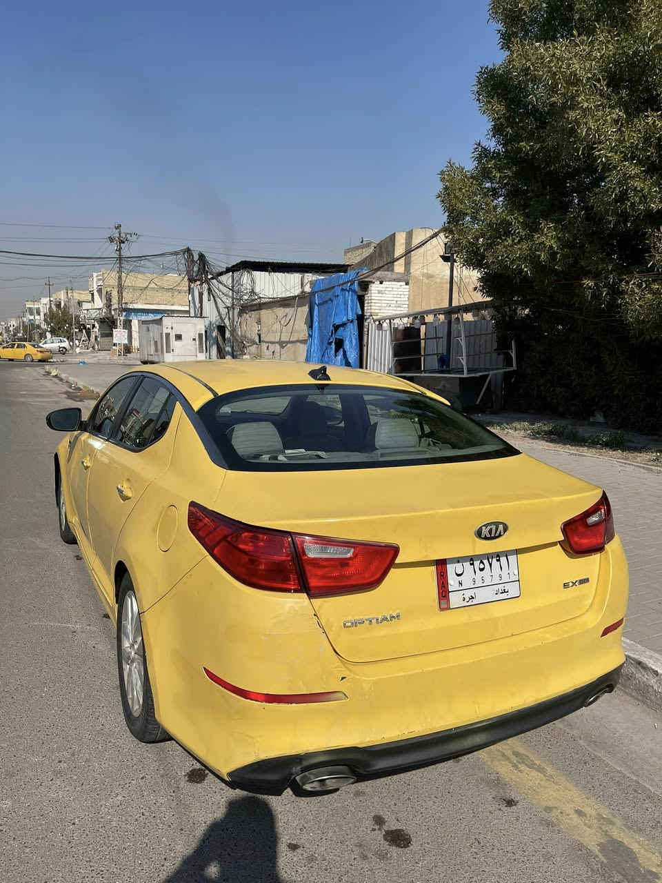 السلام عليكم 
اوبتما 2015 Ex  
رقم بغداد مشروع وطني بأسمي
ماشيه 155 الف وحادثها جاملغ وبنيد و(متچاية)
المواصفات
1. بصمة تشغيل + ابواب + جنطة
2. دبل گزوز
3. دشبول مطعم صاج ملكي
4. قطعتين تبريد
5. كشنات جلد رصاصي
6. كشن السايق كهرباء
7.  تبريد بيانو
8. حساس ايطارات
9. تحكم ستيرن جهتين 
10. محرك 2400
11. اشاير مري
12. مانع انزلاق + Abs
13. نظام ايكو اقتصادي + نظام كروز
14. كير اوتو + عادي
15. بلوتوث + حاكية
16. ويل كب 17
السعر: 88 ورقة 
رقم الهاتف:
***********
