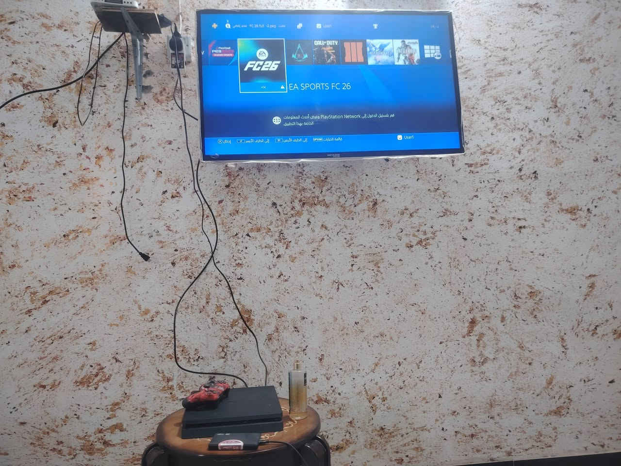 للبيع بلي فور مهكر ب300 قفل  نظام 9 نضيف كلش وياه هارد خارجي ومليان العاب رقمي ***********
