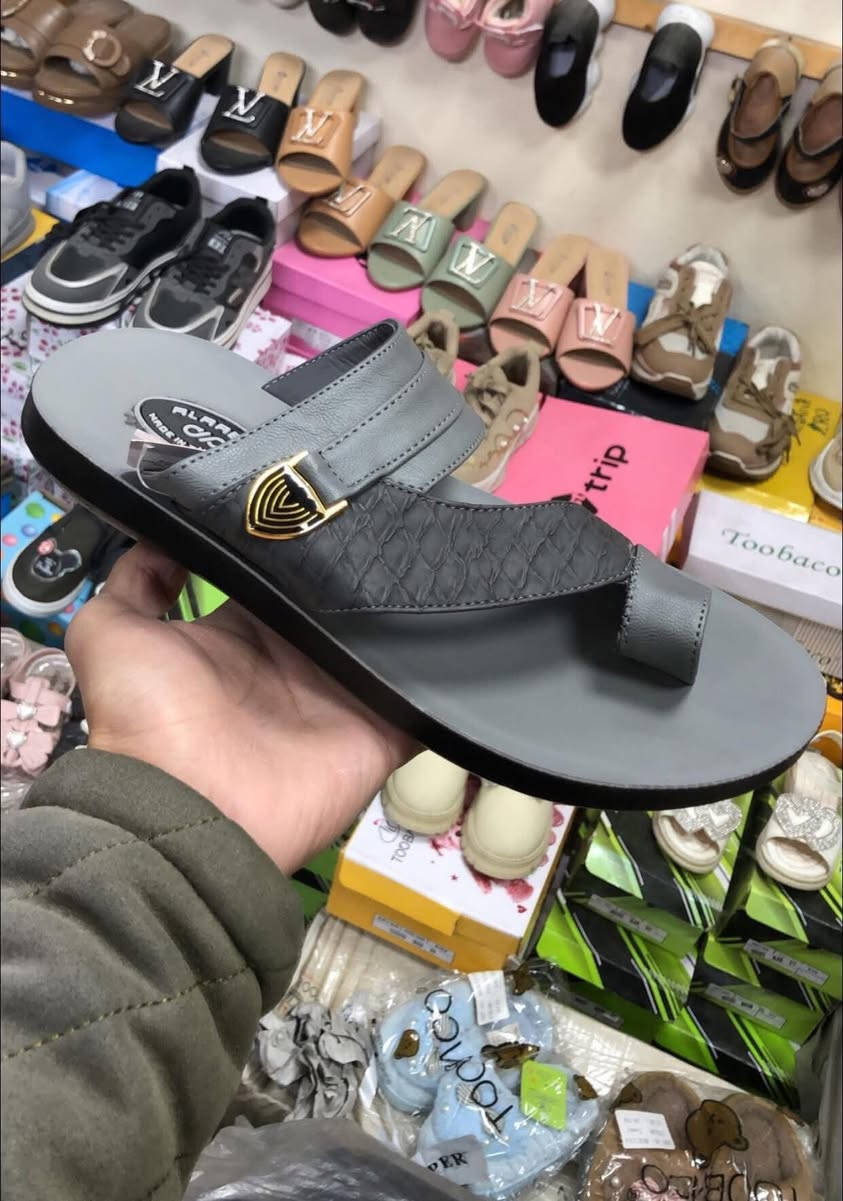 تم توفر الشحاطة الرجالي الجلد ( تركي ) 
#القياسات من ٤٠ الى ٤٥ _____ هاي الالوان فقط 

🔴العنوان | الموصل _ حي الميثاق _ بداية فرع متوسطة مكة المكرمة للبنات _ من جهة الضغط العالي 
#المحل_ركن


**إذا كنت صاحب هذا الإعلان وتريد حذفه لأي سبب، رجاءا أرسل رسالة إلى الدعم الفني**