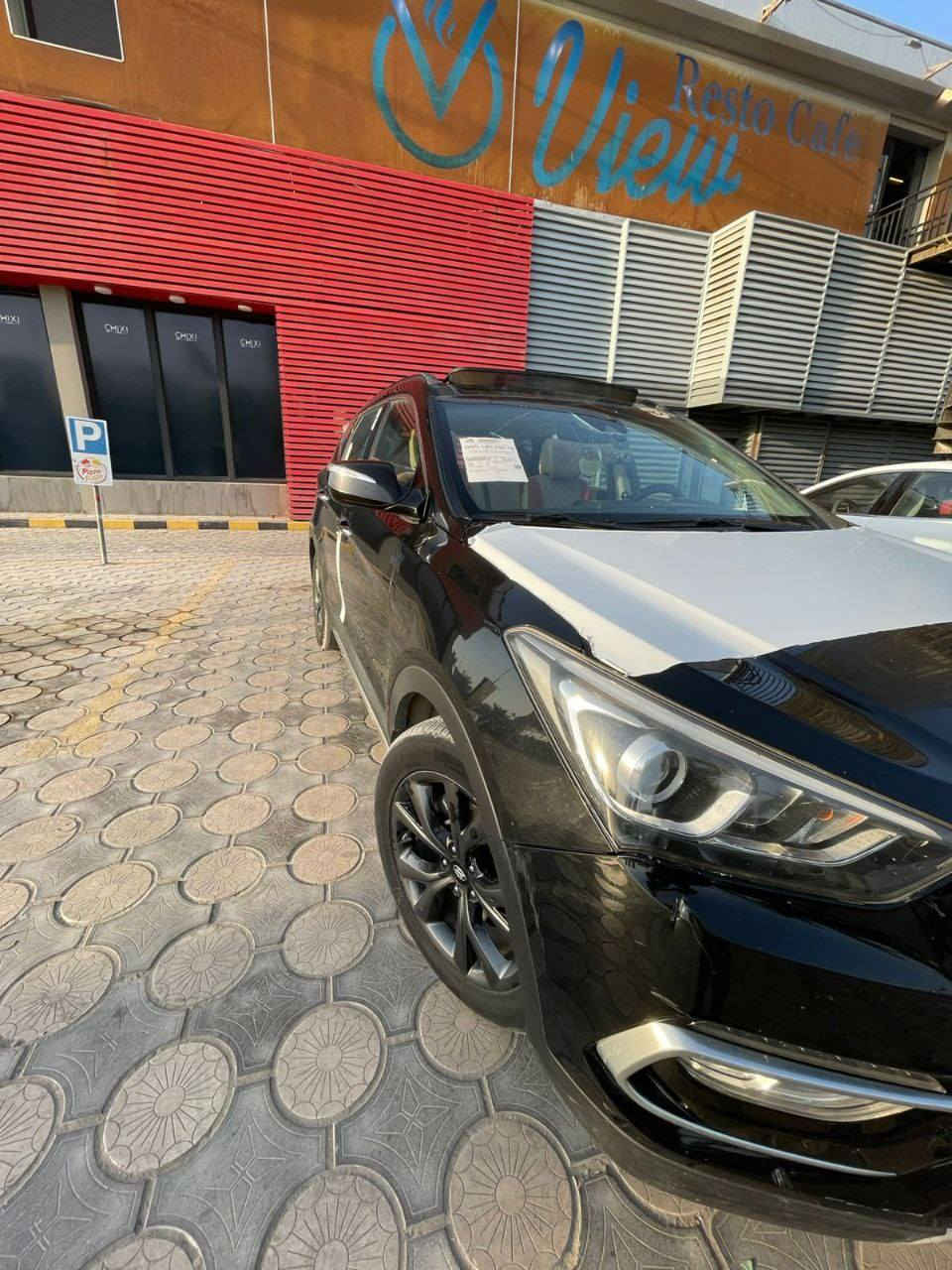 سنتافي 2018 فول لميتد
مكفولة من الصبغ فقط بارد بسيط بدون صبغ 
كل المواصفات موجودة فول مواصفات

مكينة كير حدادية تايرات تبريد كلهن فول

ب145
مكانها النجف
***********
