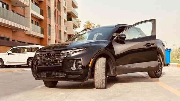 السلام عليكم شباب للبيع هيونداي_سنتاكروز  2023 
 فول موصفات بدون فتحة 
السياره مرقمه بغداد الدولي مثبت لوحات 
سعة المحرك : 2.5 TURBO محركها اقوى و ارقى من العادي 
دفع رباعي 
عدد الاسطوانات : 4
القوة الحصانية : 281 حصان نظام الدفع : كلي HTRAC
ناقل الحركة : اوتوماتيك 8 سرعات

حادث السياره : بنيد وجاملغ يمين شواصي وراديترات بلاديه 
المسافه المقطوعه : 5000

#مواصفات
بصمة تشغيل و ابواب 
تشغيل عن بعد 
رادارات / رادار امامي /رادار جانبي /رادار خلفي
قيادة ذاتية
توقف ذاتي 
كشنات تدفه ‏
كشنات جلد
ستيرت تدفئة                                                 
مري هيتر / رادار / كاميرا
تبريد قطعتين
دفع رباعي  نضام جبلي وثلجي وترابي اوتوهولد . 
صندوك كهرباء 
مسجل ناطق سستم سماعات BOSE
ايوكس وبلوتوث و USB يعمل
مApple CarPlay / Android Auto
دخول ذكي نظام 
حاجب لي
لايتات LED
حماية بودي
نقطه عمياء
مراة تعتيم
اشاراة بالمراياة الجانبيه                                   
 فول تحكم ستيرن                                    
كير أوتو + عادي + شفرات ستيرن
اوتو بريك +بريك بصمة
لايتات 4 عدسات زينون
شاشة كبيره
داخل جلد 
نضام قيادة + سبورت + نورمل + سمارت
مثبت سرعة
تحديد المسار 
دمامات صوت بالدشبول وبالصندوق 
رادار الخطوط البيضاء 
الخريطة ابل كار بلي
‏AUTO HOLD
مصابيح خلفية LED
مصابيح ضباب LED
مكان السياره بغداد الكاظميه مجمع جوهرة المحيط 
بيع او مراوس حسب القناعه 
للاستفسار ***********
واتساب ***********
اكتب السعر 21.500$ وبيها مجال بغداد
